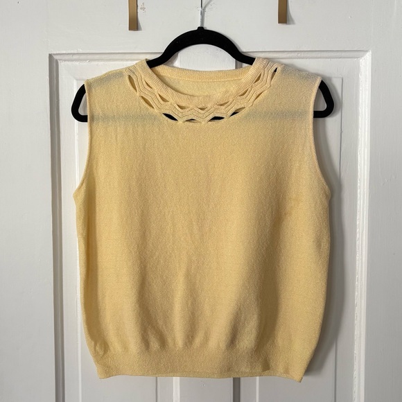 Vintage Tops - Vintage Yellow Sleeveless Knit Top